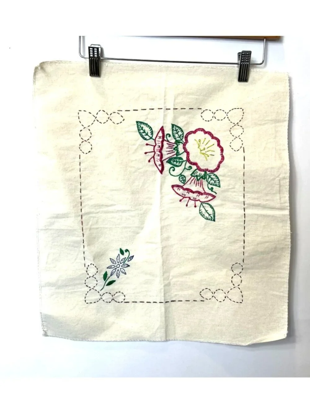 Set Of 4 Unfinished Cross Stitch Embroidered Linen Napkins 17